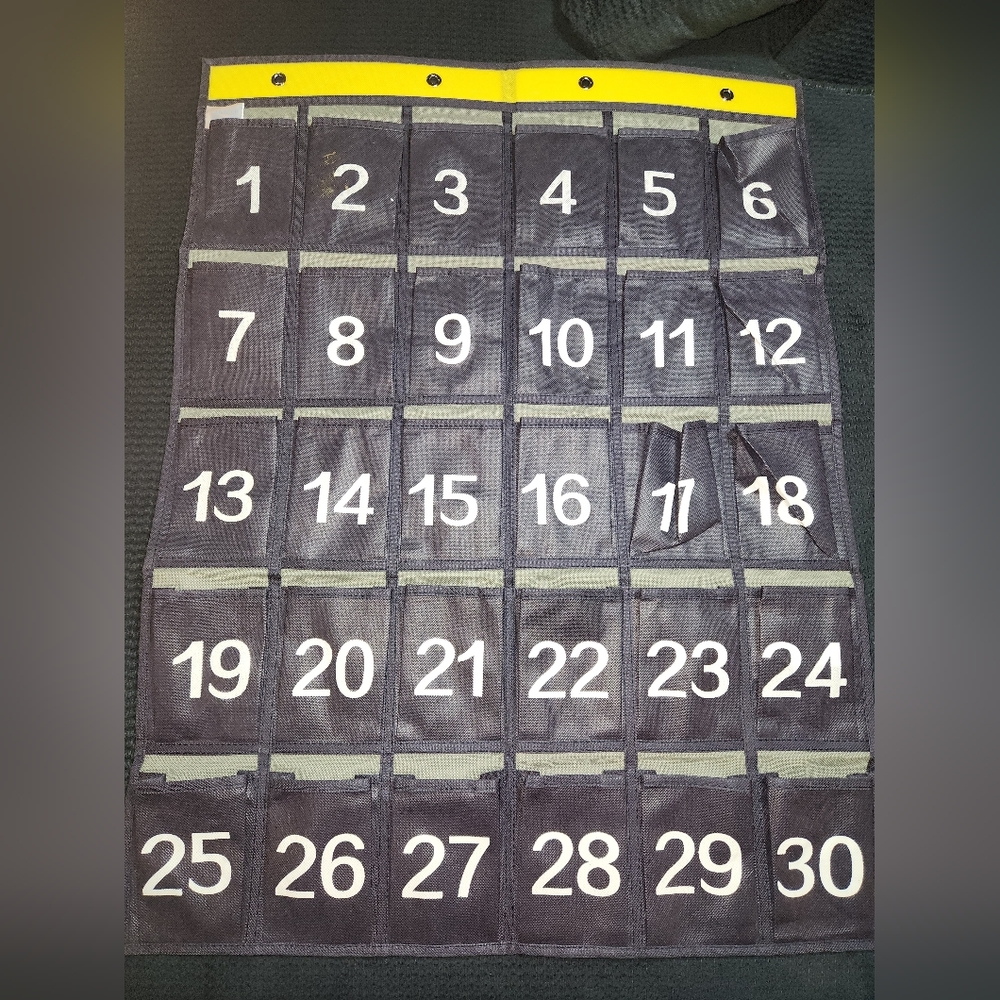 Hanging Calculator Caddy Pocket Storage Organizer For Teachers Classrooms NEW